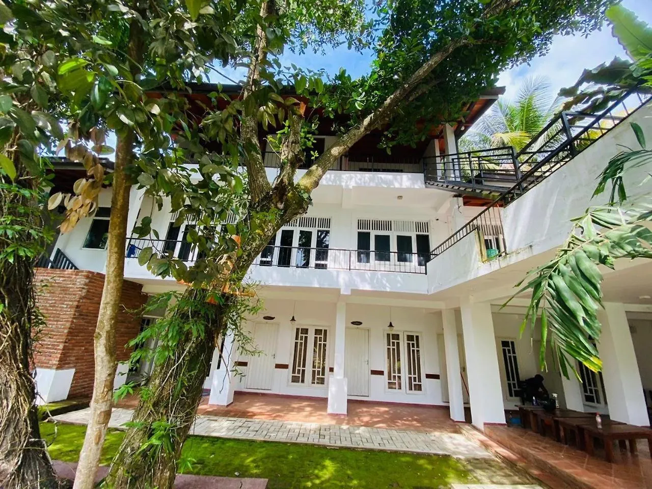 The Shade Brothers Hotel Katunayake Sri Lanka