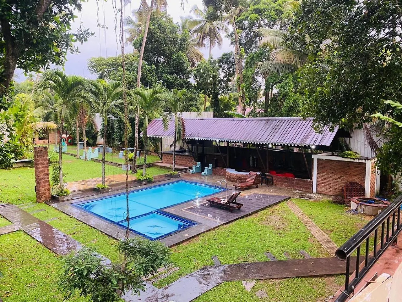 The Shade Brothers Hotel Katunayake 0*,  Sri Lanka