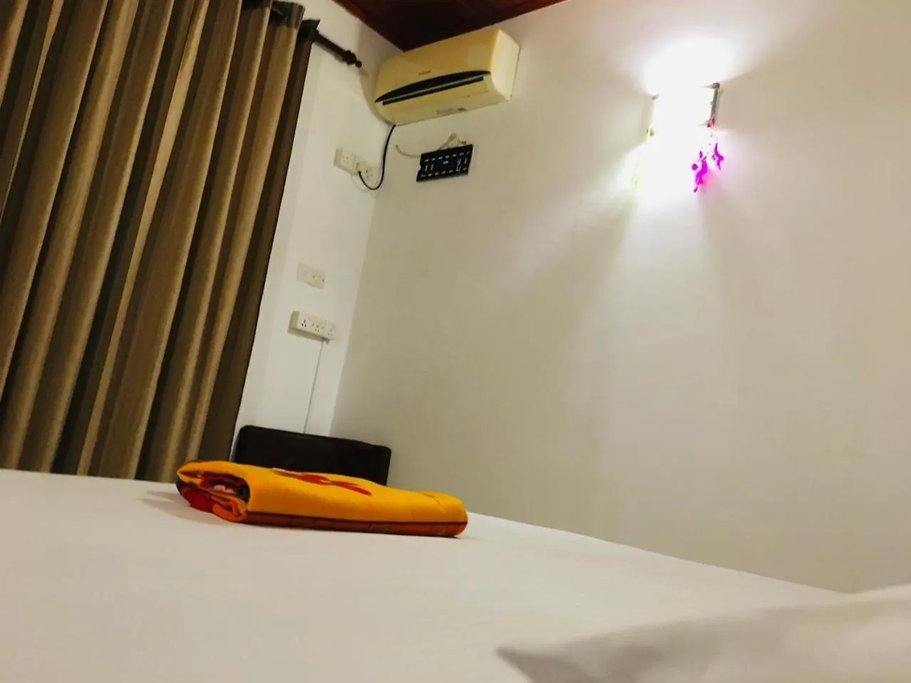 Guest house The Shade Brothers Hotel Katunayake Sri Lanka