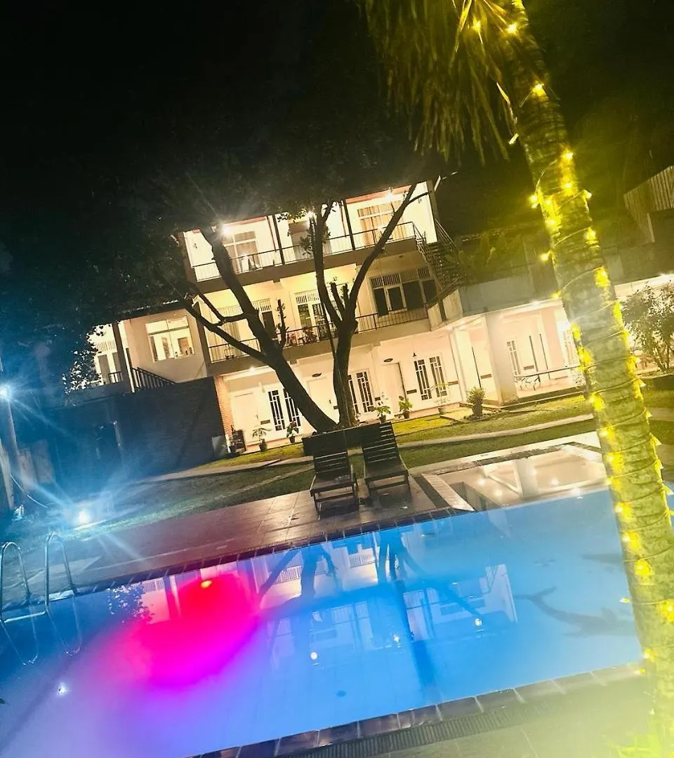 The Shade Brothers Hotel Katunayake Guest house