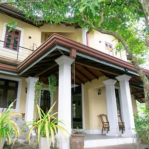 Guest house Airport D 87, Katunayake